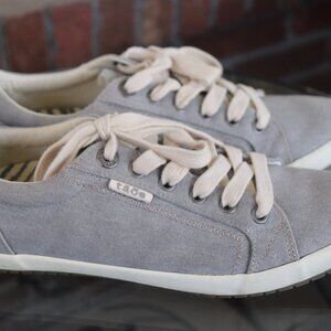 Taos Footwear Shoes * Size 8.5 * Gray * EUC * Womens